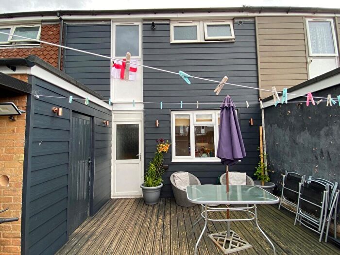 3 Bedroom Terraced House For Sale In The Briars, Briar Hill, Northampton, NN4