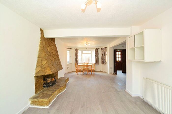 3 Bedroom End Of Terrace House To Rent In Epworth Road, Isleworth, TW7