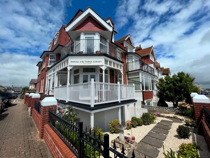 2 Bedroom Flat To Rent In Royal Parade, Eastbourne, BN22