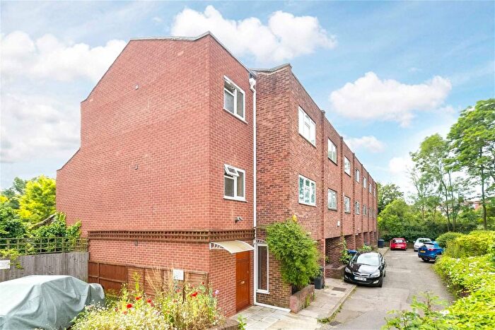 Studio To Rent In Lydford Road, The Mapesbury, NW2