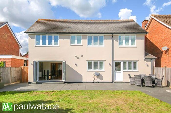 5 Bedroom Detached House For Sale In Woodstock Road, Broxbourne, EN10