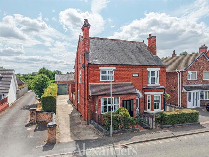 3 Bedroom Semi-Detached House For Sale In Lower Packington Road, Ashby-De-La-Zouch, LE65