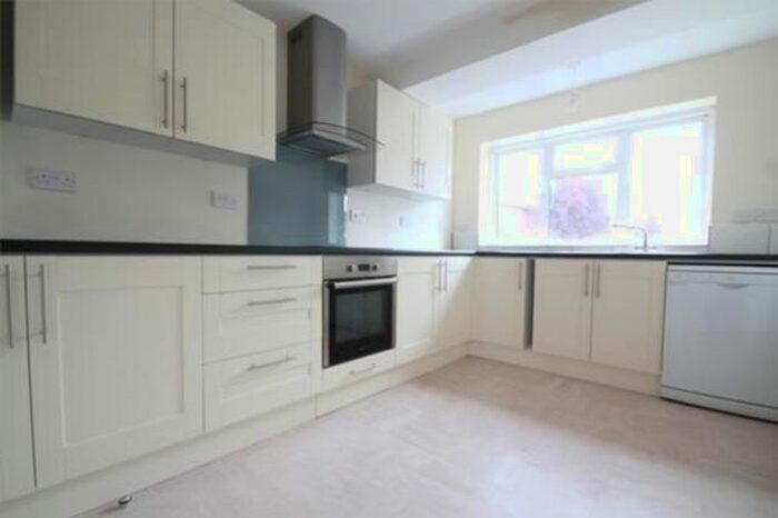 3 Bedroom End Of Terrace House To Rent In Shakespeare Avenue, Hayes, UB4