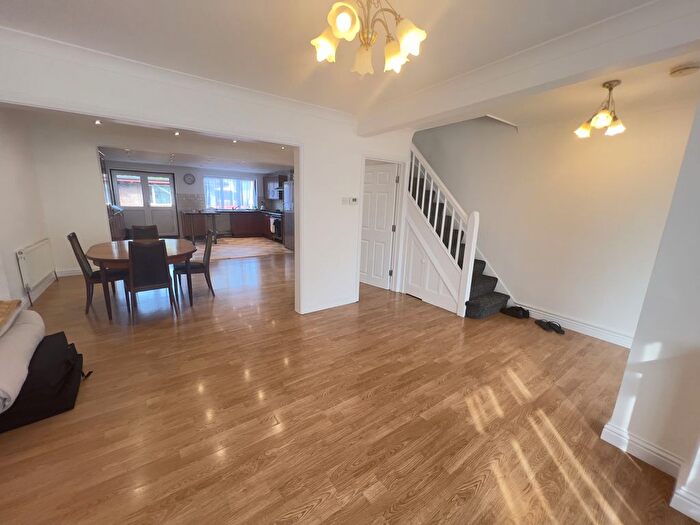 4 Bedroom Terraced House To Rent In Edward Road, Northolt, UB5