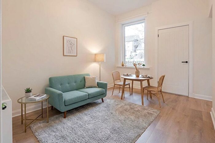 1 Bedroom Flat For Sale In Broomhead Drive, Dunfermline, KY12