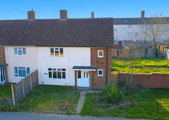 4 Bedroom End Of Terrace House For Sale In Quartermass Close, Warners End, Hemel Hempstead, HP1