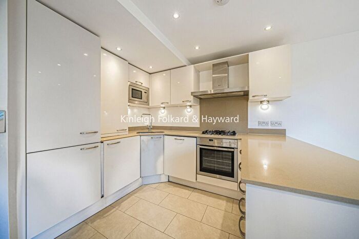 2 Bedroom Flat To Rent In Royal Parade, Chislehurst, Kent, BR7