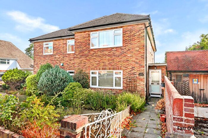 3 Bedroom Apartment For Sale In Kings Avenue, Buckhurst Hill, IG9