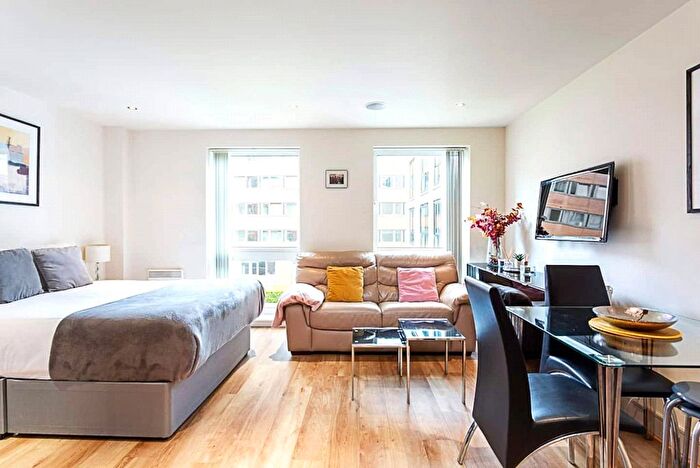Studio To Rent In Park Street, London, SW6