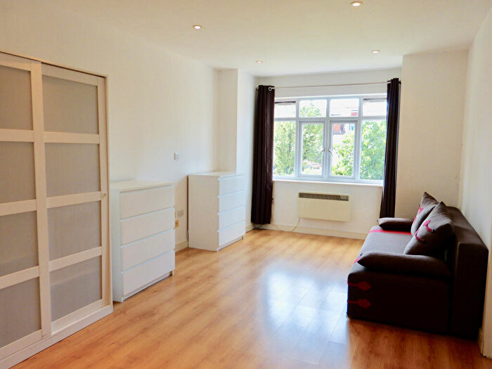 1 Bedroom Apartment To Rent In Neeld Crescent, London, NW4