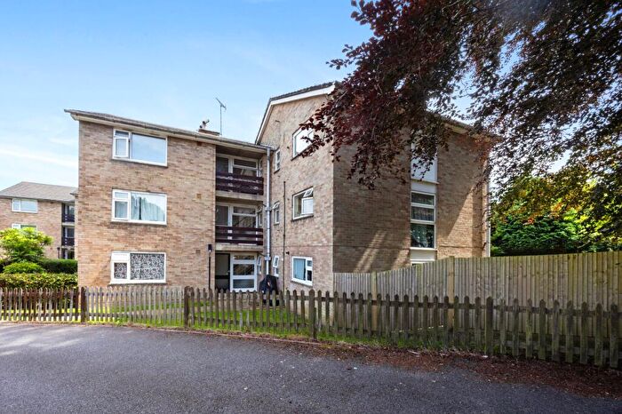 2 Bedroom Flat To Rent In Beech Grove, Storrington, RH20