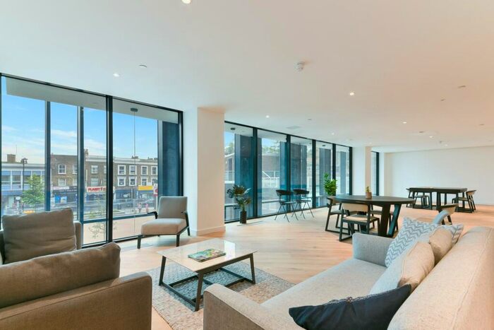 Flat To Rent In Hill House, Archway, London, N19