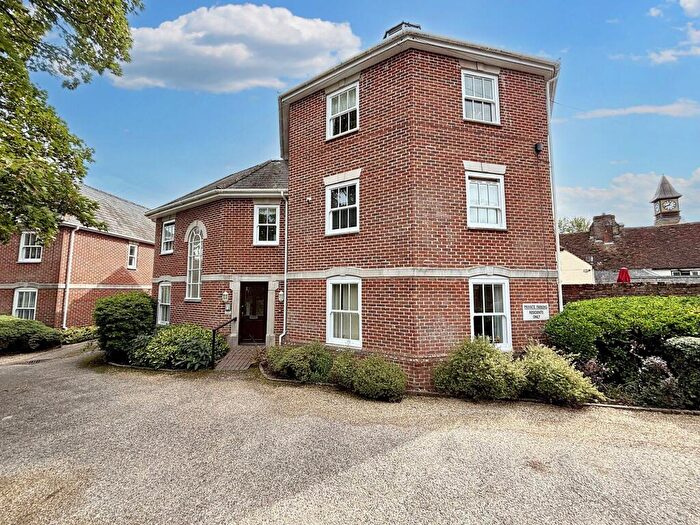 2 Bedroom Apartment For Sale In Sycamore Court, Fordingbridge, SP6