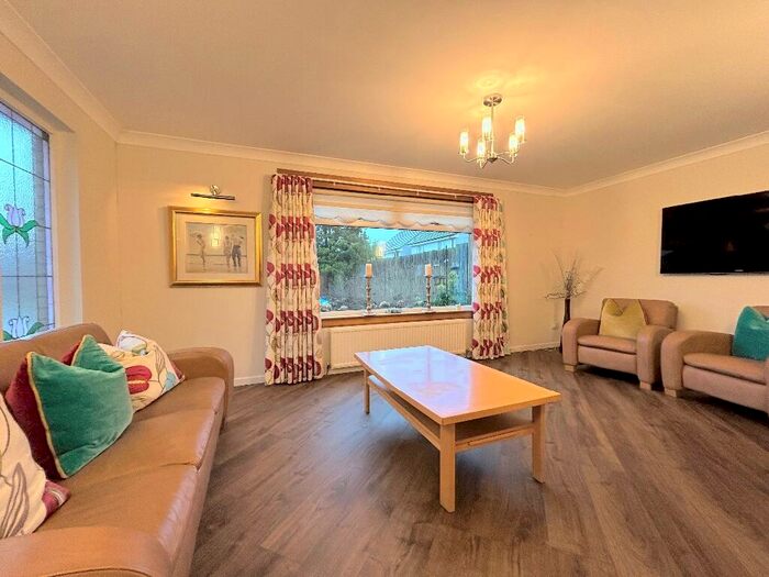 3 Bedroom Detached Bungalow For Sale In Campbell Drive, Larbert, FK5