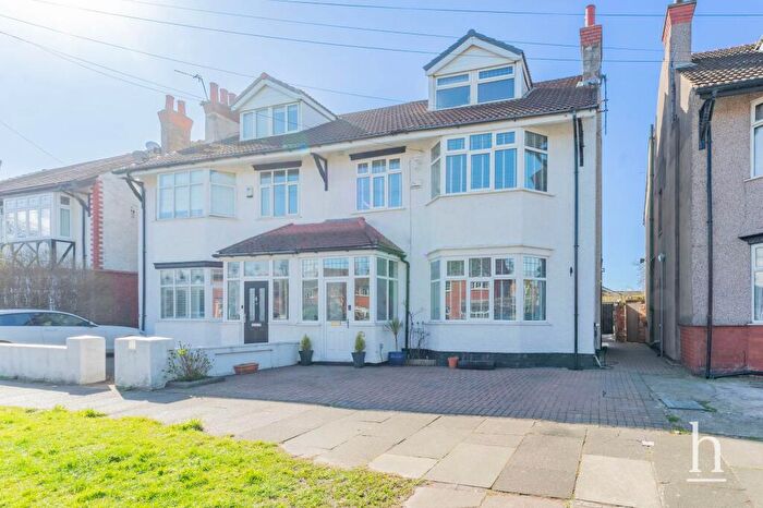 5 Bedroom Semi-Detached House For Sale In Centurion Drive, Wirral, CH47