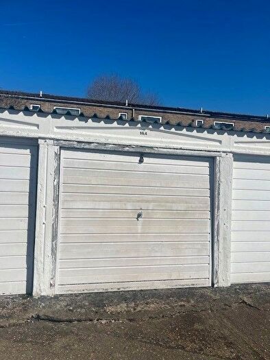 Garage / Parking To Rent In Balham High Road, London, SW17