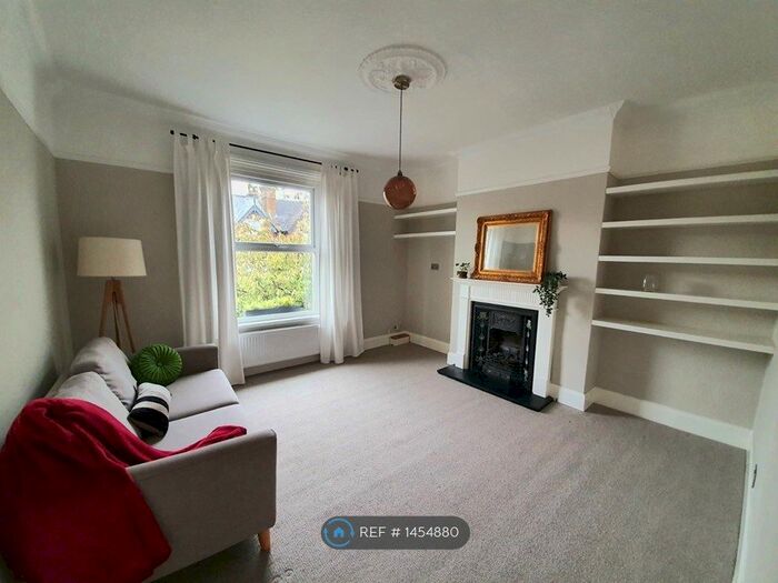 2 Bedroom Flat To Rent In Lenham Road, London, SE12