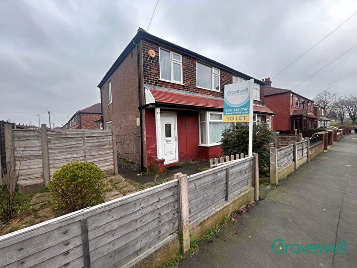 3 Bedroom Semi Detached House To Rent In Buckingham Road, Droylsden, Manchester, M43