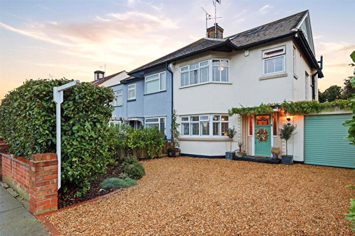 4 Bedroom Semi-Detached House For Sale In Hampton Gardens, Southend-on-Sea, Essex, SS2