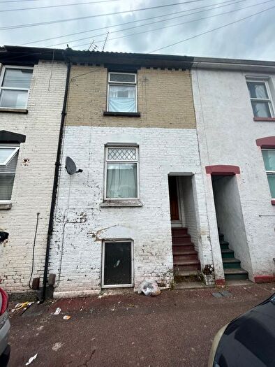 2 Bedroom Terraced House To Rent In Thorold Road, Chatham, ME5