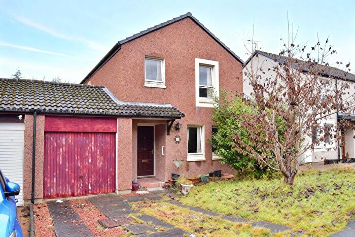 3 Bedroom Detached House For Sale In Springfield Drive, Falkirk, Stirlingshire, FK1