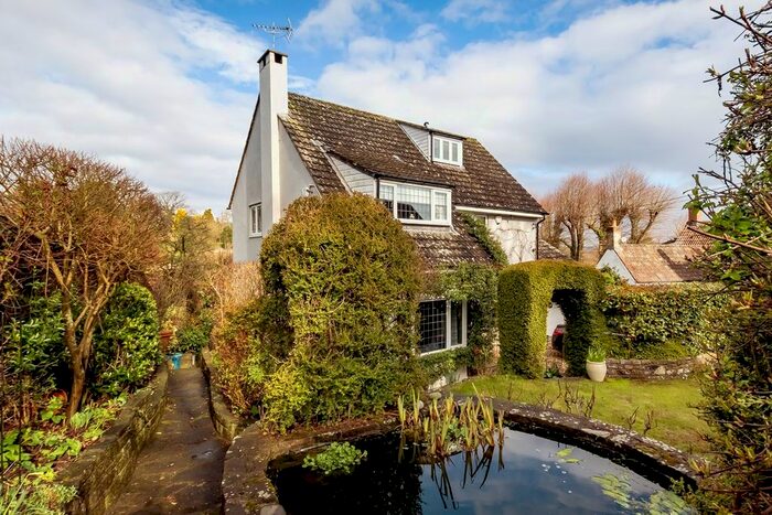 4 Bedroom Detached House For Sale In Station Road, Wickwar, GL12