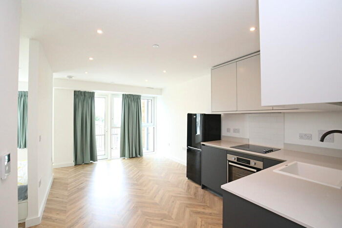 Apartment To Rent In Royal Exchange, Kingston Upon Thames, KT1