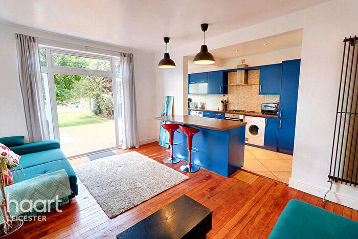 4 Bedroom Semi-Detached House For Sale In Avon Road, Leicester, LE3