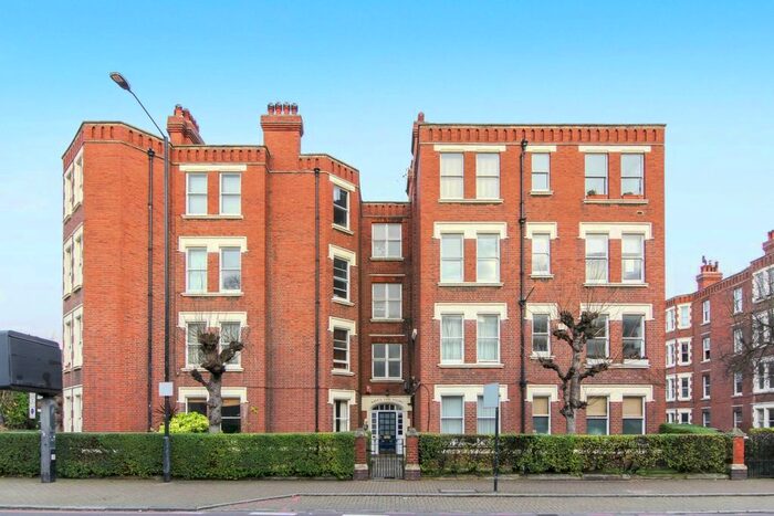 2 Bedroom Flat To Rent In Camberwell New Road, London, SE5