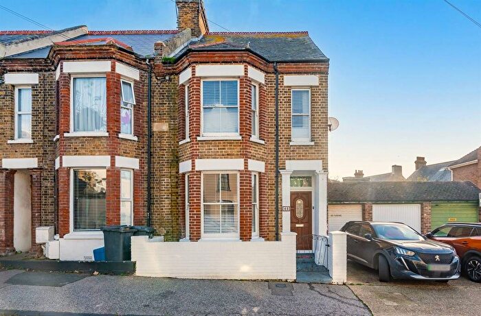 3 Bedroom Semi-Detached House For Sale In Bank Street, Herne Bay, CT6