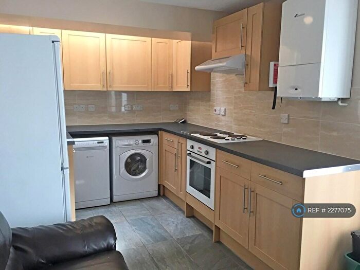 4 Bedroom Flat To Rent In Hampton Lane, Bristol, BS6