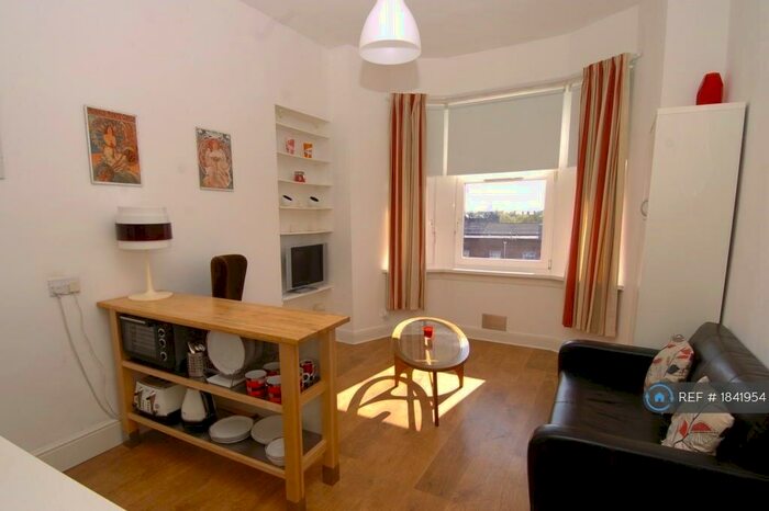 1 Bedroom Flat To Rent In Hathaway Lane, Glasgow, G20