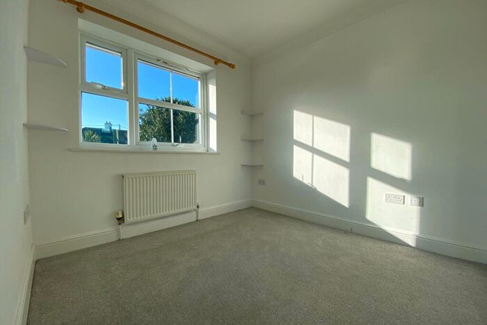 3 Bedroom End Of Terrace House For Sale In Goodwin Close, Deal, CT14
