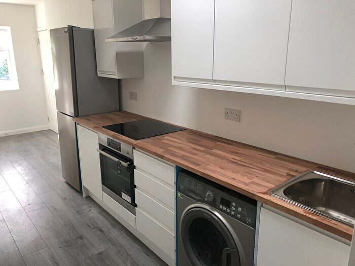 Studio To Rent In Basildon Avenue, Ilford, IG5