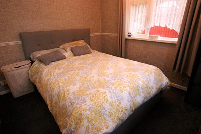 2 Bedroom Bungalow For Sale In Southlands Avenue, Corfe Mullen, BH21