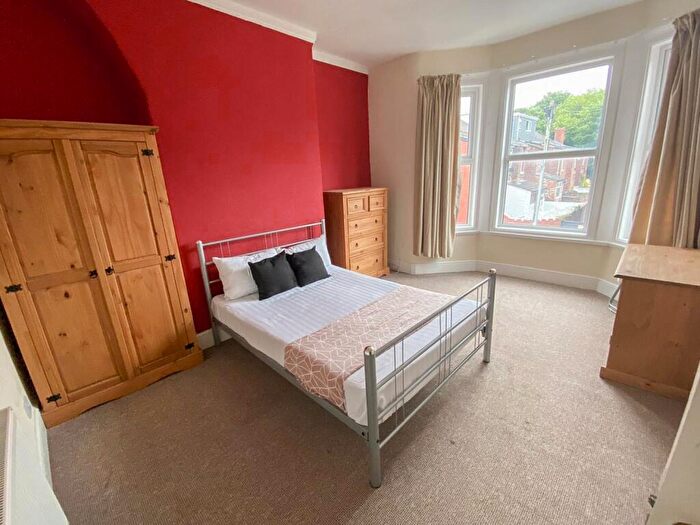 5 Bedroom House To Rent In Oakbank Road, L18