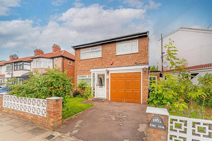 3 Bedroom Detached House For Sale In Galliard Road, Edmonton, N9