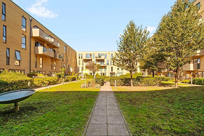 1 Bedroom Flat To Rent In Harford Street, Mile End, E1