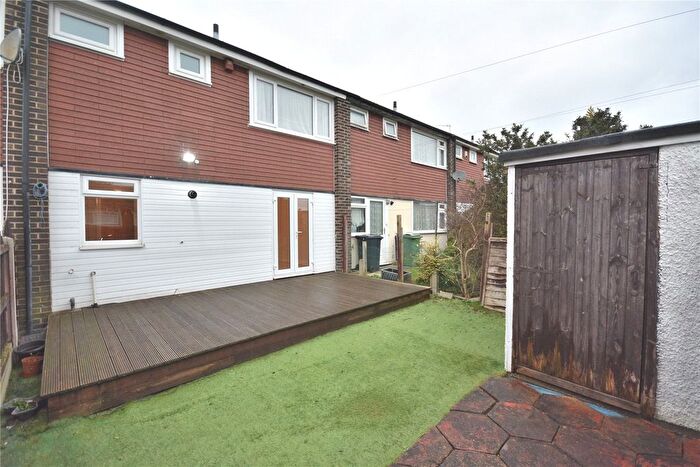 3 Bedroom Town House For Sale In Baildon Chase, Leeds, West Yorkshire, LS14