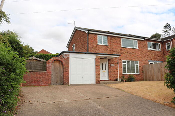 3 Bedroom Semi-Detached House For Sale In Hollingsworth Lane, Epworth, DN9