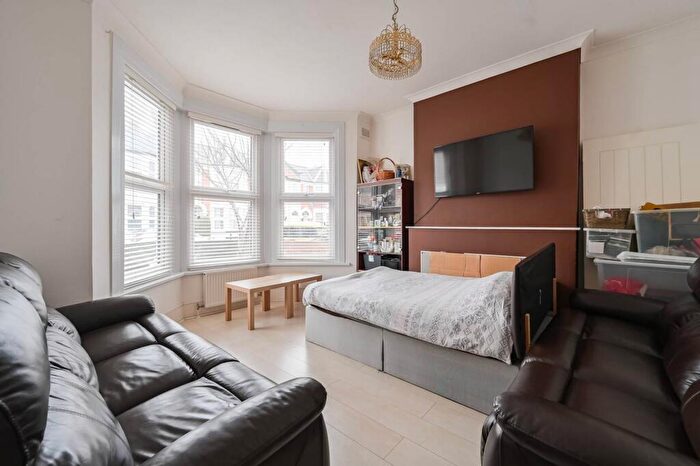 7 Bedroom Terraced House For Sale In Whymark Avenue, Hornsey, London, N22