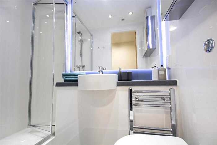 1 Bedroom Flat To Rent In North Hanover Street, Glasgow, G4