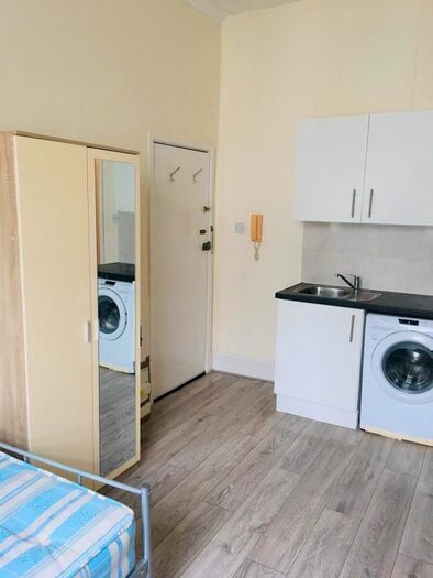 Studio To Rent In Devonshire Terrace, Paddington W2