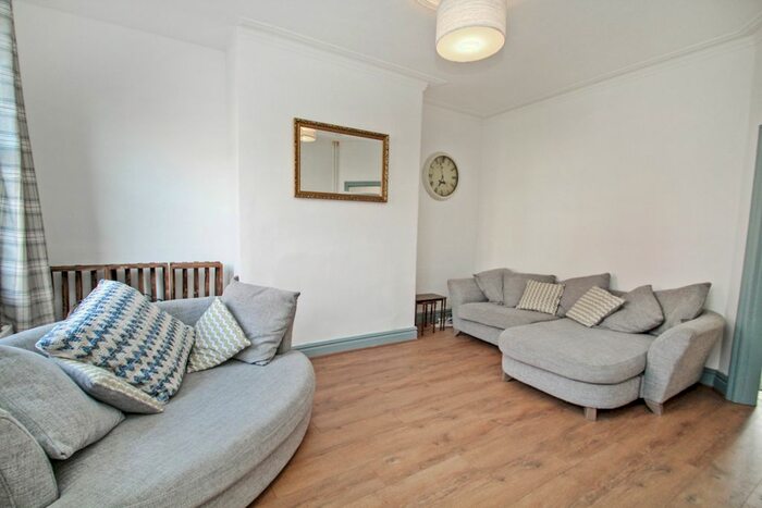 4 Bedroom Terraced House To Rent In Beechwood View, Burley, Leeds, LS4