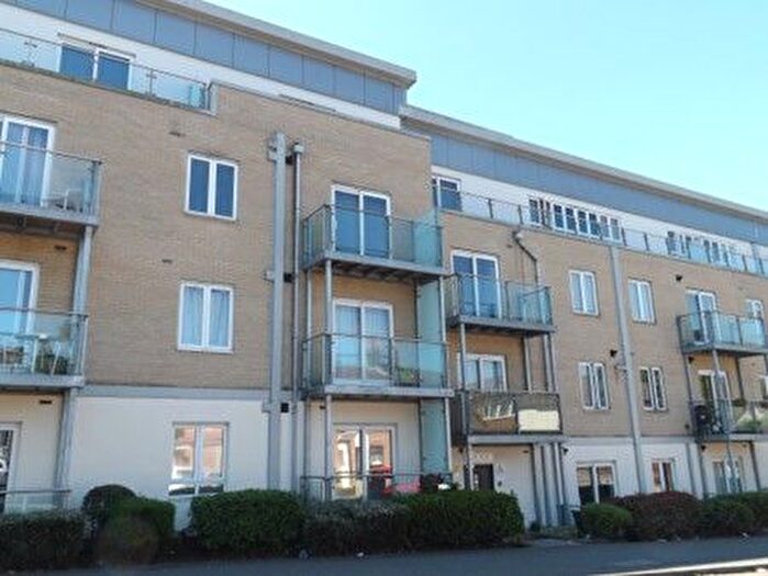 2 Bedroom Flat To Rent In St. James Road, Brentwood, CM14