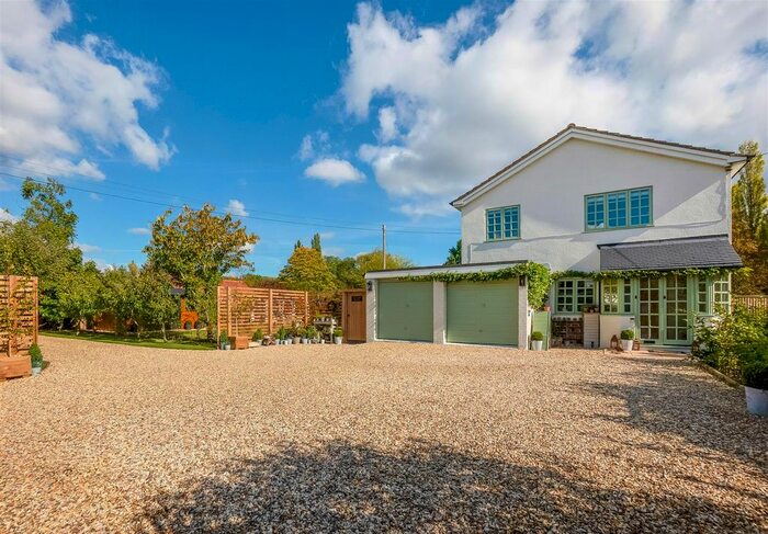 4 Bedroom Detached House For Sale In Priory Lane, Broad Marston, Stratford-Upon-Avon, Warwickshire, CV37