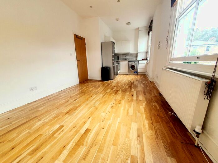 2 Bedroom Flat To Rent In Bartholomew Road, London, NW5