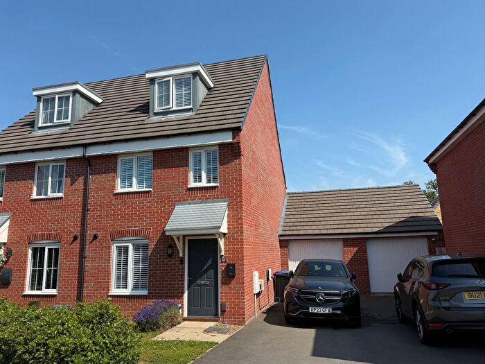 3 Bedroom Semi-Detached House For Sale In Mayfly Road, Pineham, Northampton, NN4
