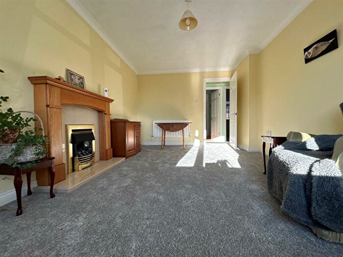 2 Bedroom Bungalow For Sale In Johnsons Grove, Oldbury, B68
