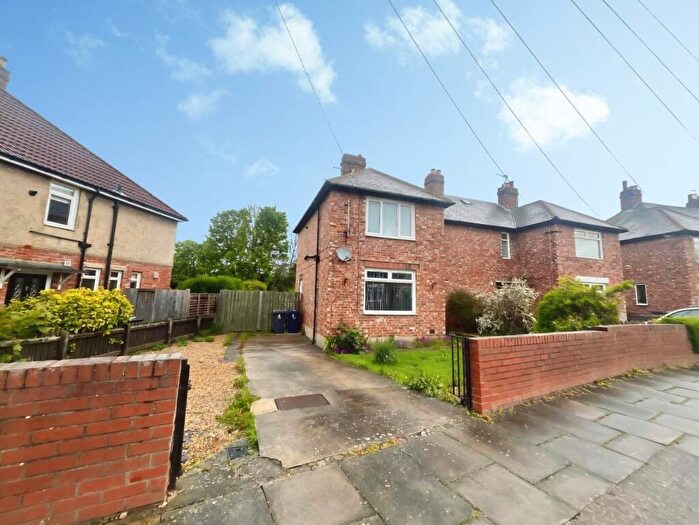 3 Bedroom Semi Detached House For Sale In Oak Avenue, South Shields, Tyne And Wear, NE34